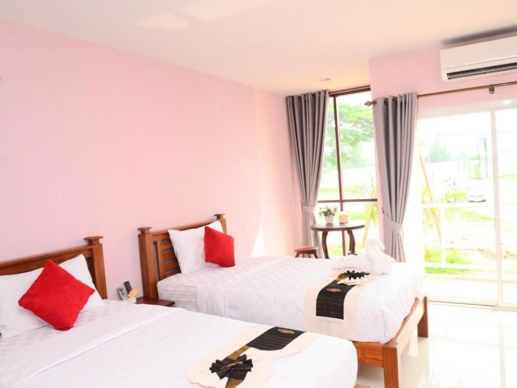 Juntima Boutique Hotel Phetchaburi Exterior foto