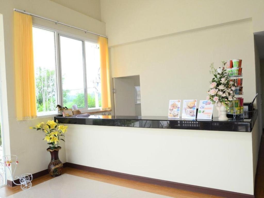 Juntima Boutique Hotel Phetchaburi Exterior foto